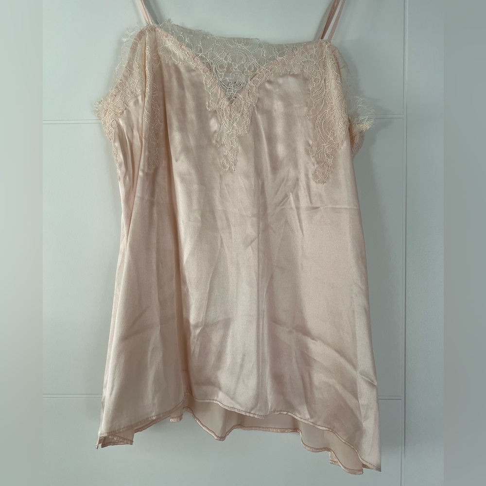 CAMI NYC light pink top with embroidered edge lace neckline